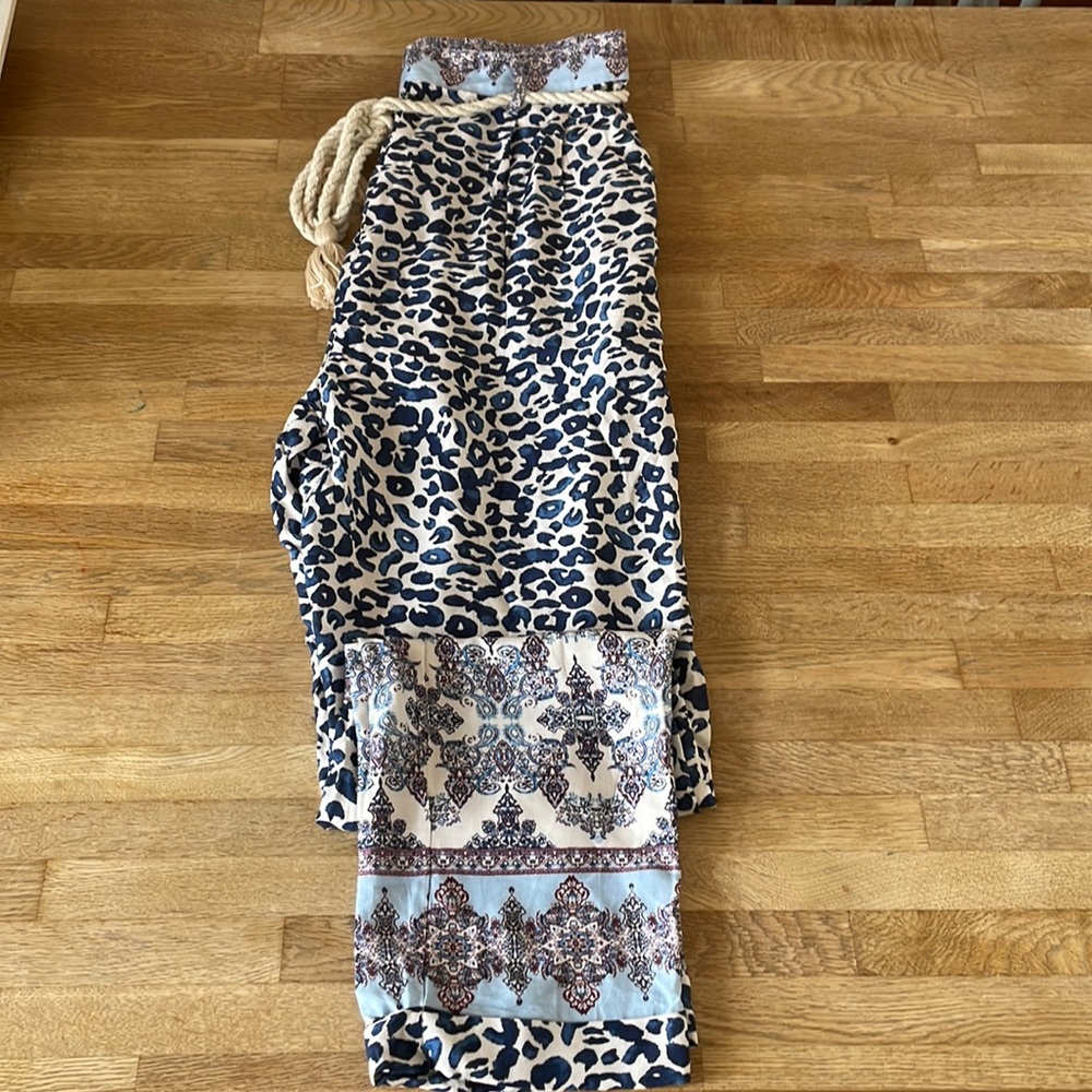 OLLARI Navy Animal Print Flowy Pant (Size M)